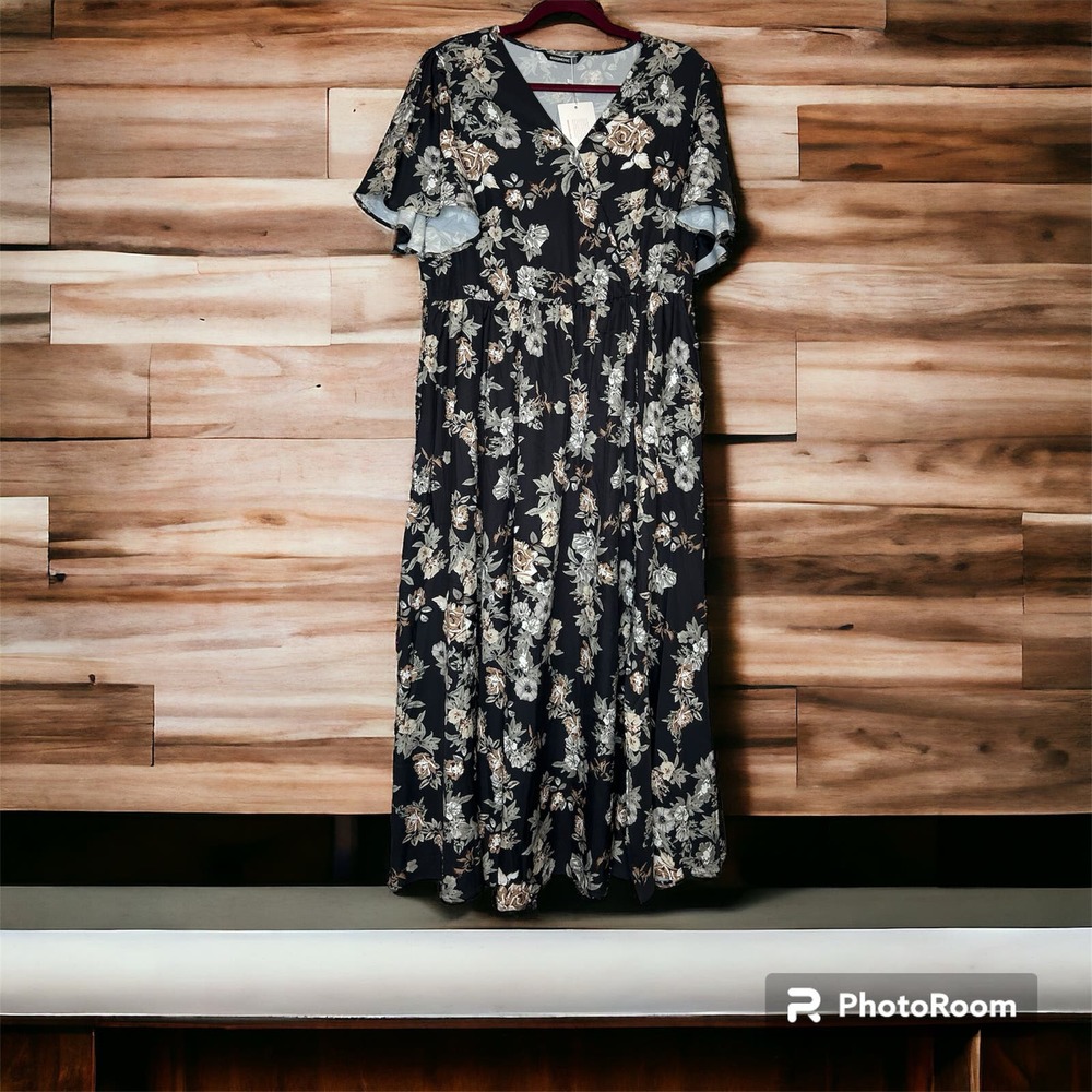 BLOOMCHIC Women's Floral V-Neck Maxi Dress Black Size 16 Short Sleeve Pockets